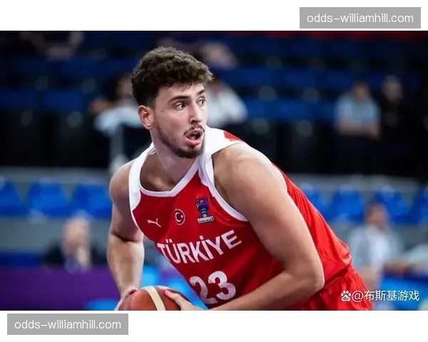 申京低位单打技术持续精进 火箭中锋策应能力逐步展现 申京低位单打技术持续精进 火箭中锋策应能力逐步展现